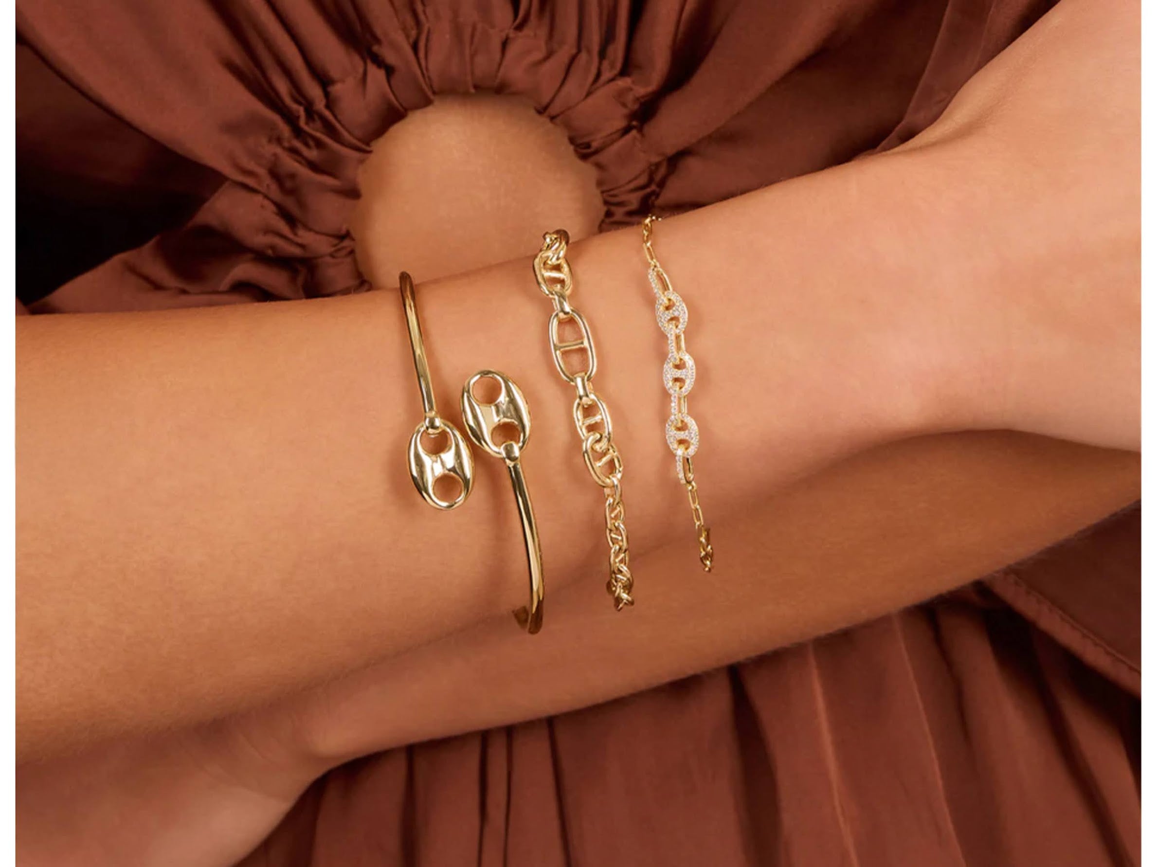 Gold Bangle with Puffy Mariner Ends