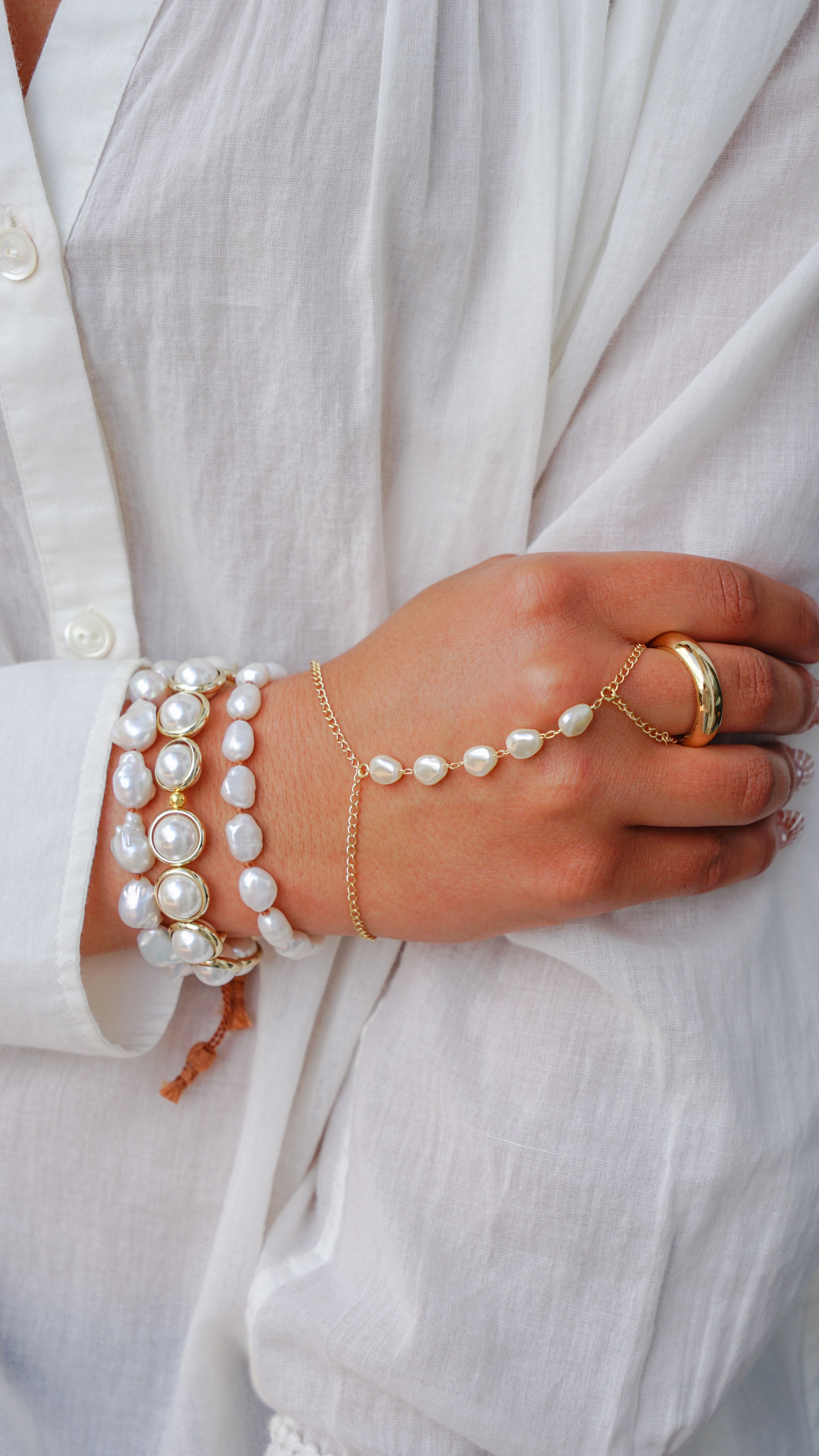 Baroque Pearl Hand Chain