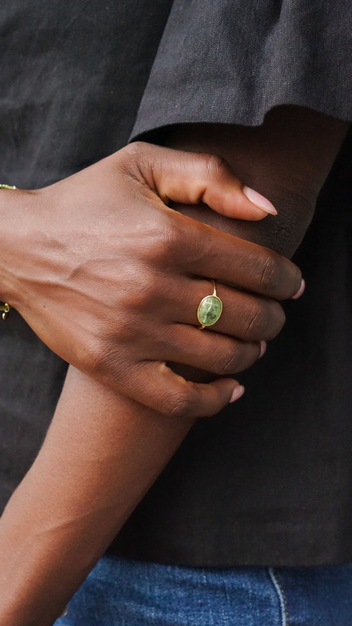 Oval Green Kyanite Faceted Ring