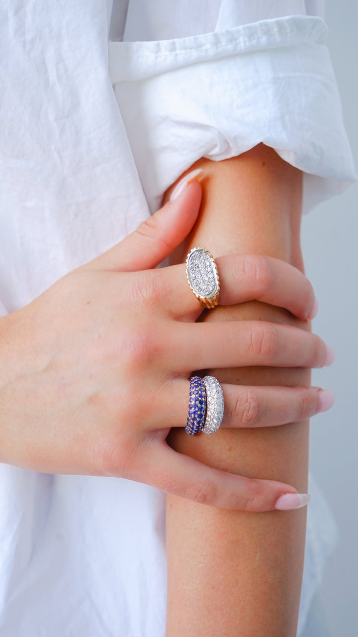 18k Yellow Gold and Blue Sapphires Ring
