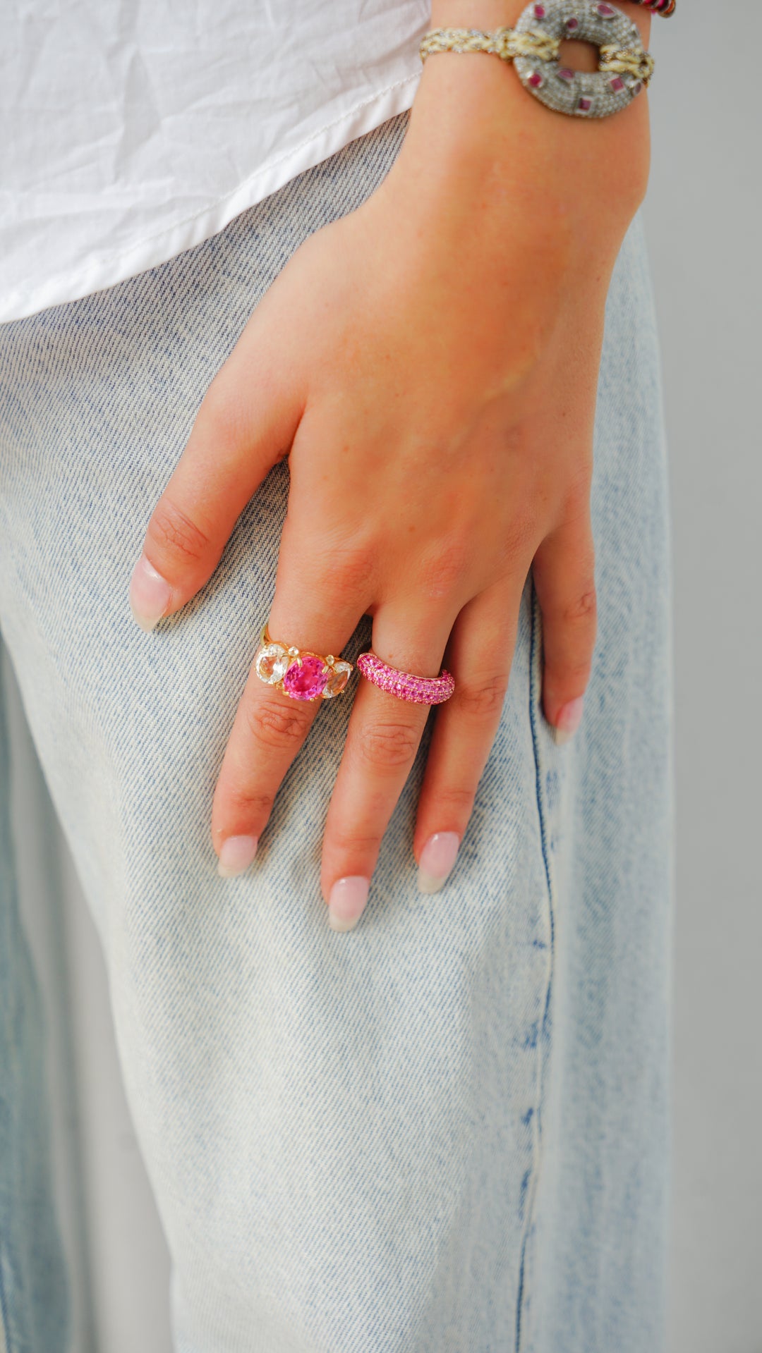 18k Yellow Gold and Pink Sapphires Ring