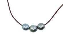 Load image into Gallery viewer, Brown Leather Necklace with Three Varicolored Tahitian Pearls
