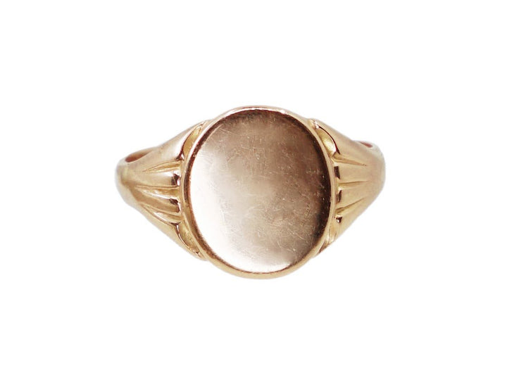 9k Antique Oval Signet Ring