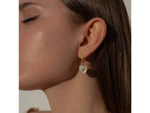 Load image into Gallery viewer, MOP Heart Earrings
