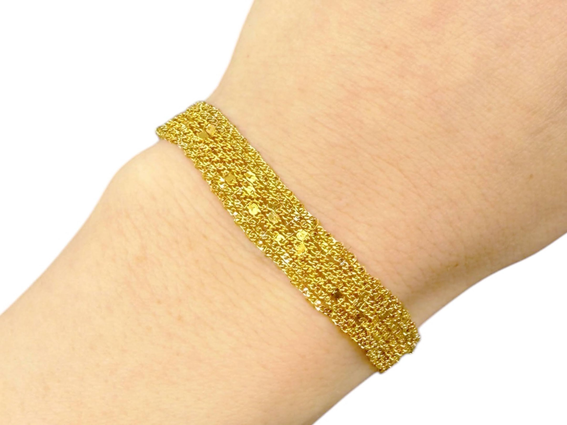 Thin Gold Woven Chain Bracelet with Lighter Stripe