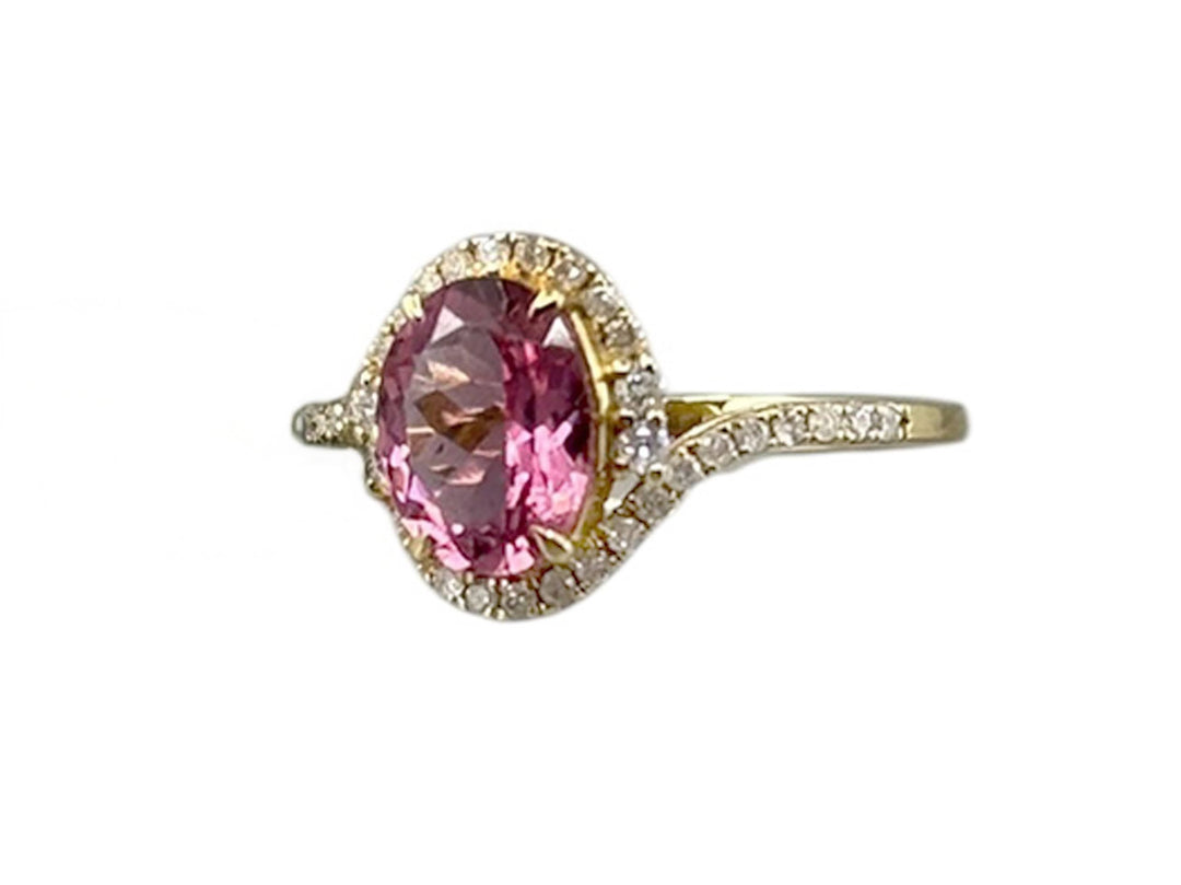 18k Ring with Pink Tourmaline and Diamonds