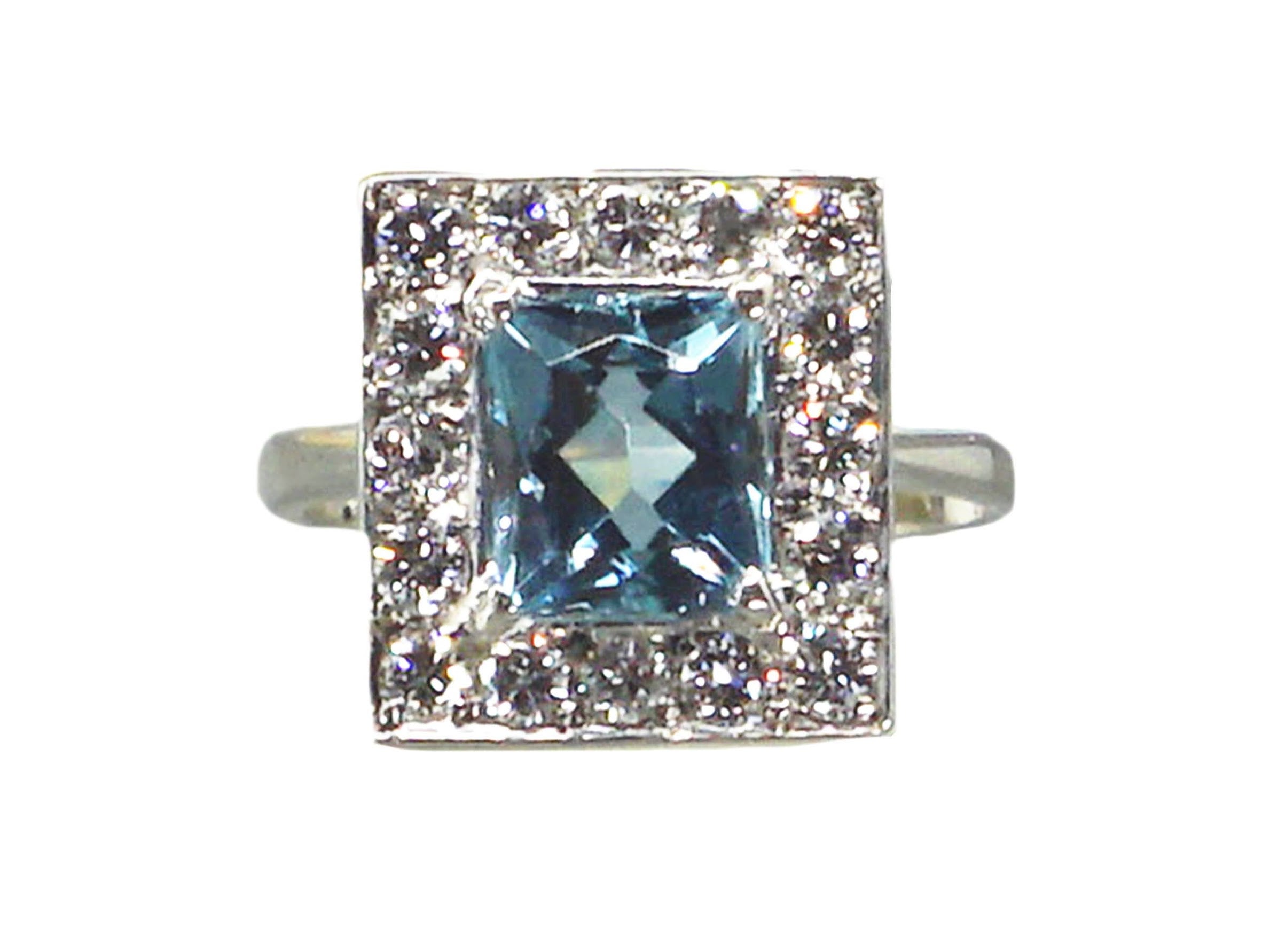 18k Ring with Aquamarine and Diamonds