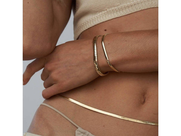 Gold Vintage-Inspired Chain Bracelet